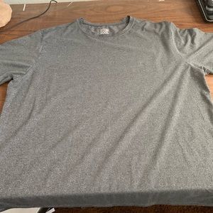 BNWOT Men’s Dri fit style shirts- qty:2
